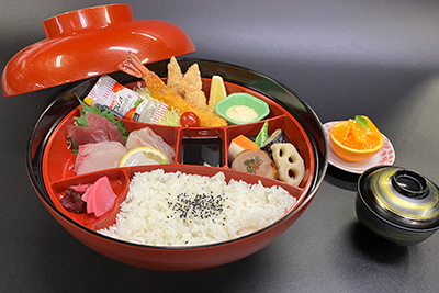 昼食