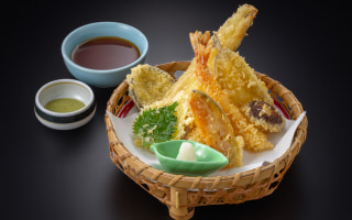 天婦羅盛り合わせ（海老・白身・野菜）